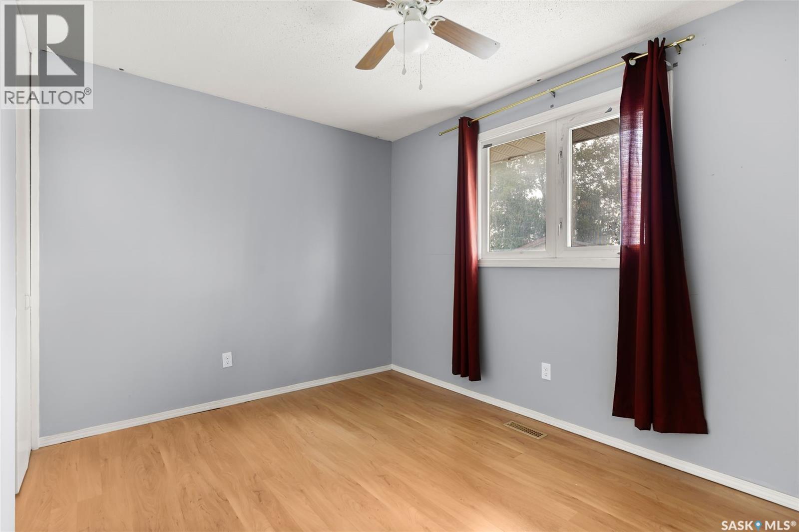 Photo 12 of 11 Rothwell Crescent, Regina SK