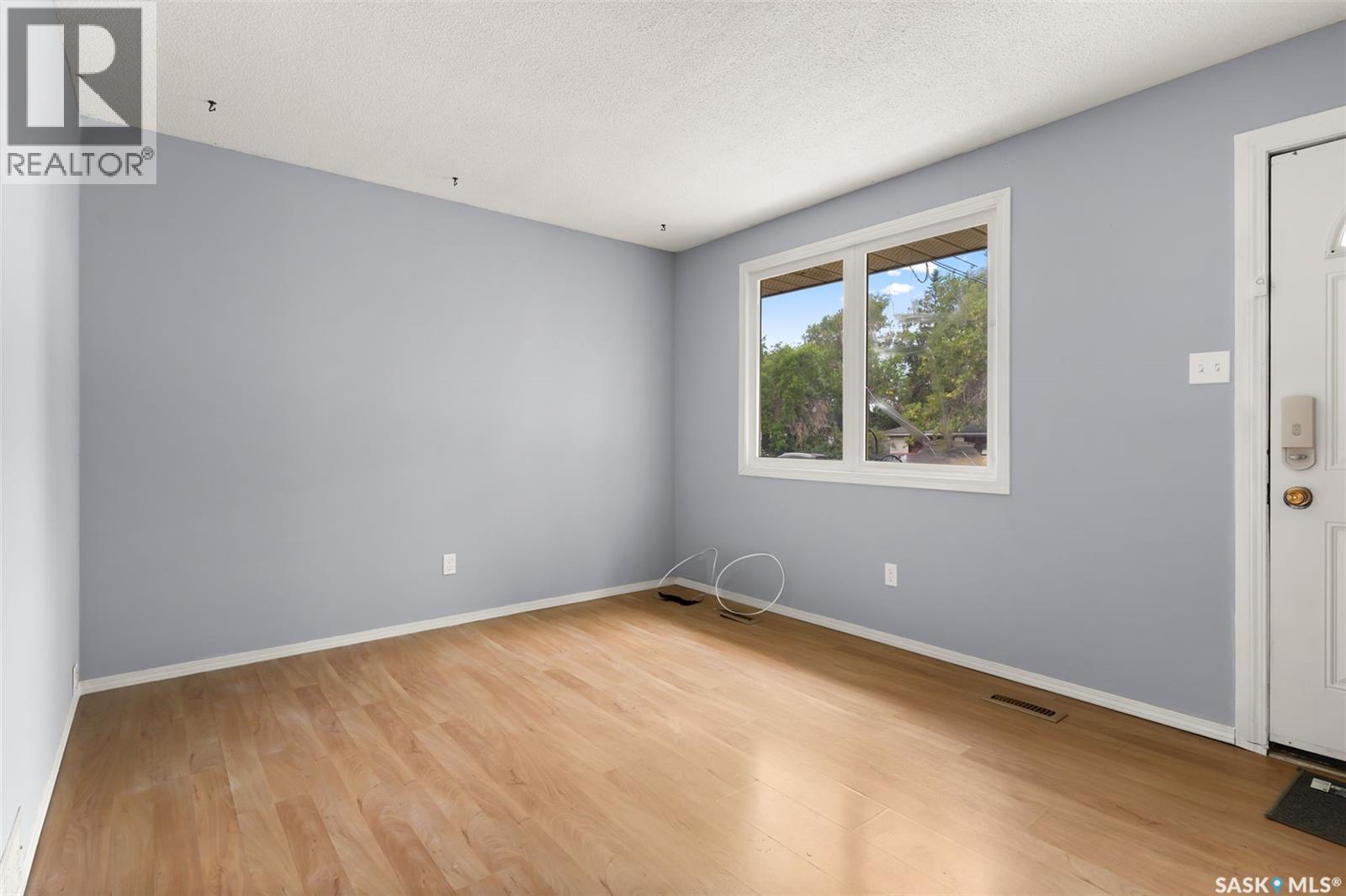 Photo 4 of 11 Rothwell Crescent, Regina SK