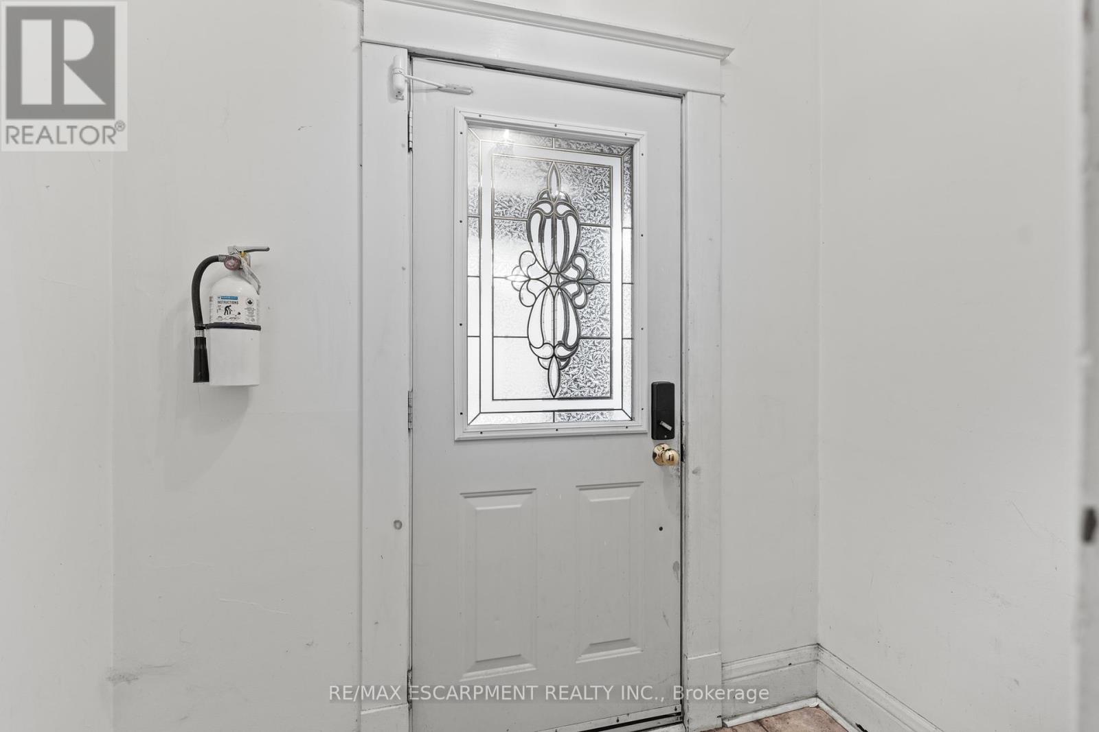 Photo 16 of 14 Norway Avenue, Hamilton ON