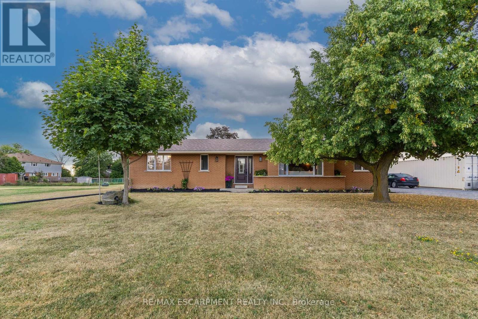 Photo 2 of 2276 Binbrook Road, Hamilton ON