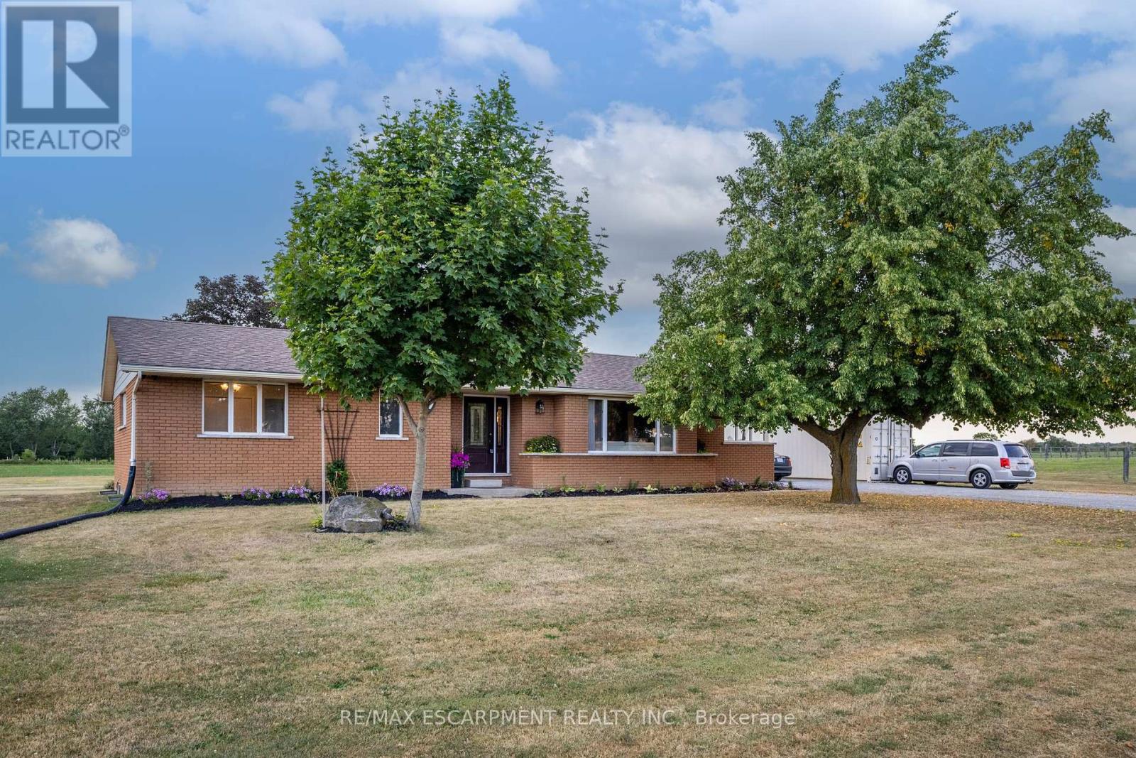Photo 3 of 2276 Binbrook Road, Hamilton ON