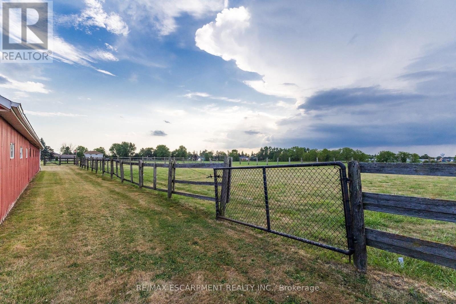 Photo 36 of 2276 Binbrook Road, Hamilton ON