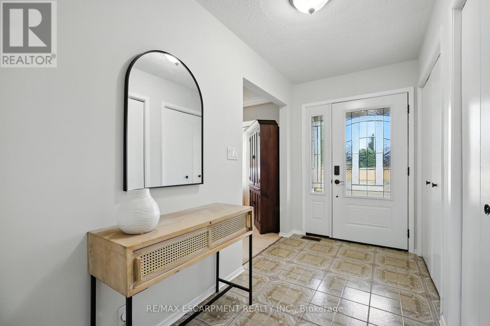 Photo 9 of 2276 Binbrook Road, Hamilton ON