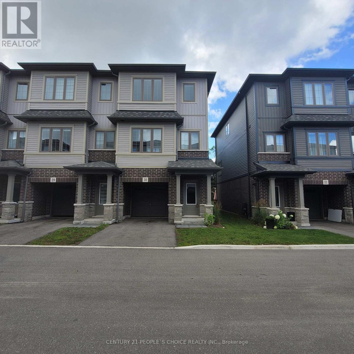 Photo 3 of 30 124 Compass Trail, Cambridge ON