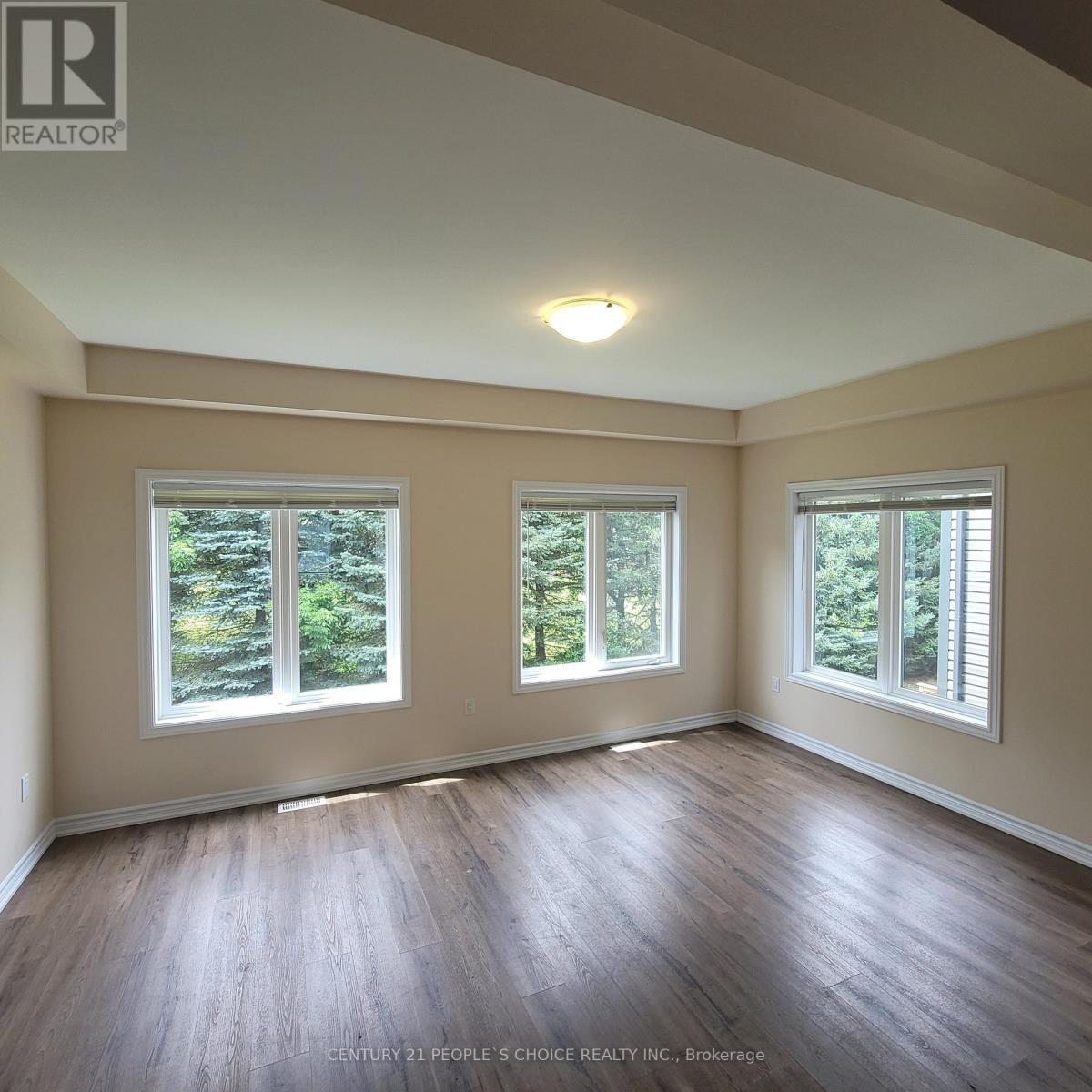 Photo 8 of 30 124 Compass Trail, Cambridge ON