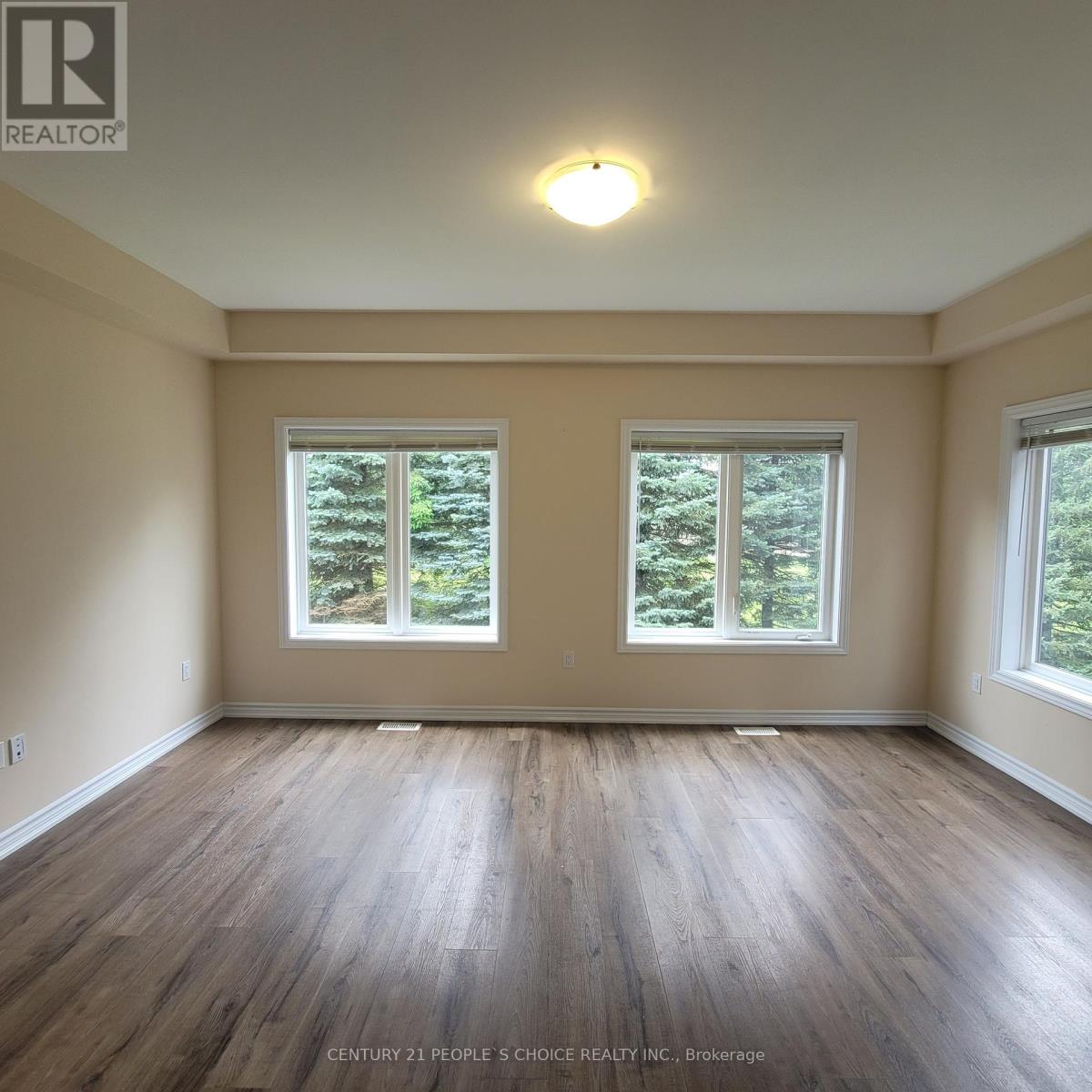 Photo 16 of 30 124 Compass Trail, Cambridge ON