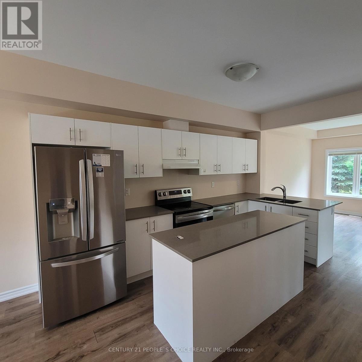 Photo 7 of 30 124 Compass Trail, Cambridge ON