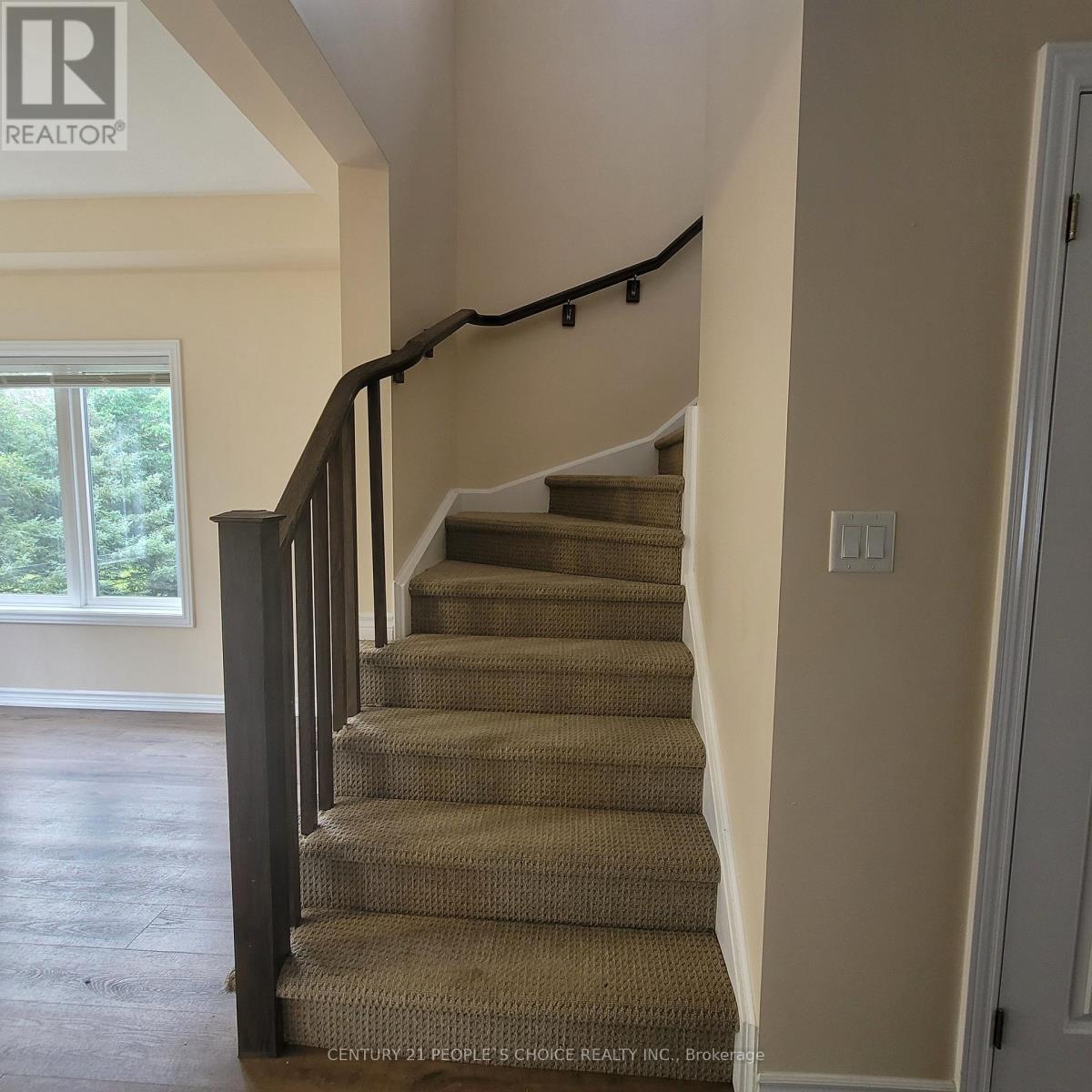 Photo 10 of 30 124 Compass Trail, Cambridge ON