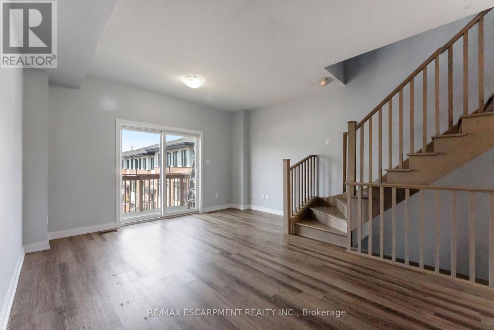 Photo 28 of 17 Mulhollard Lane, Hamilton ON