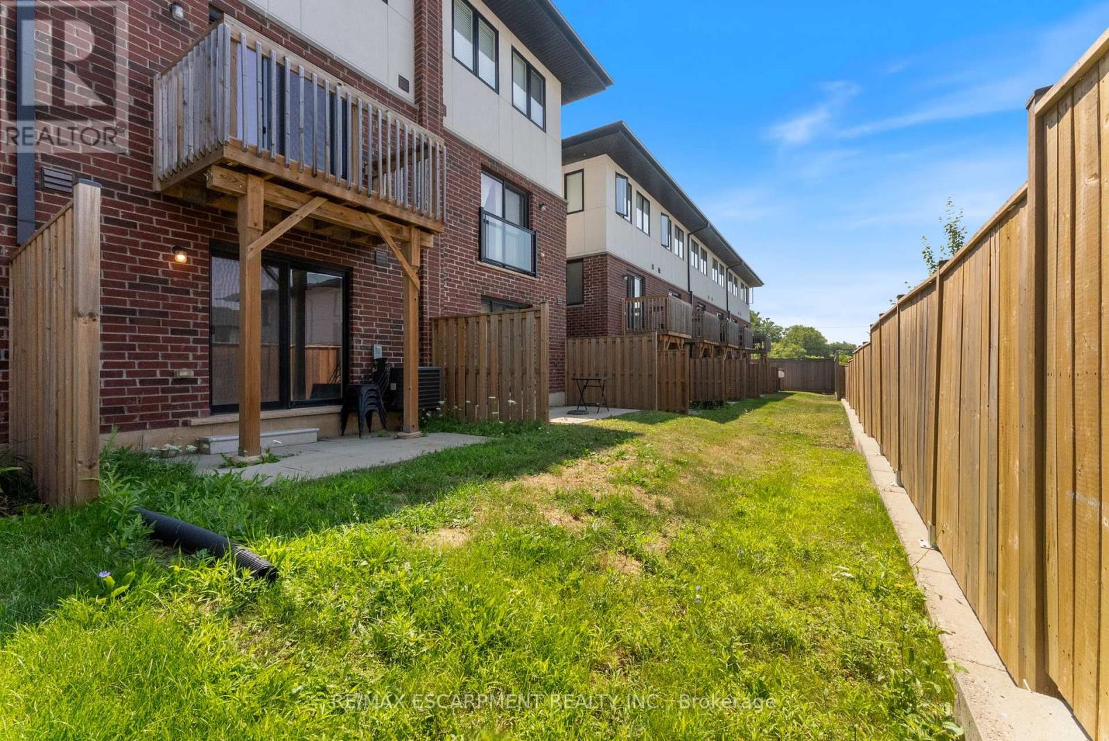 Photo 20 of 17 Mulhollard Lane, Hamilton ON