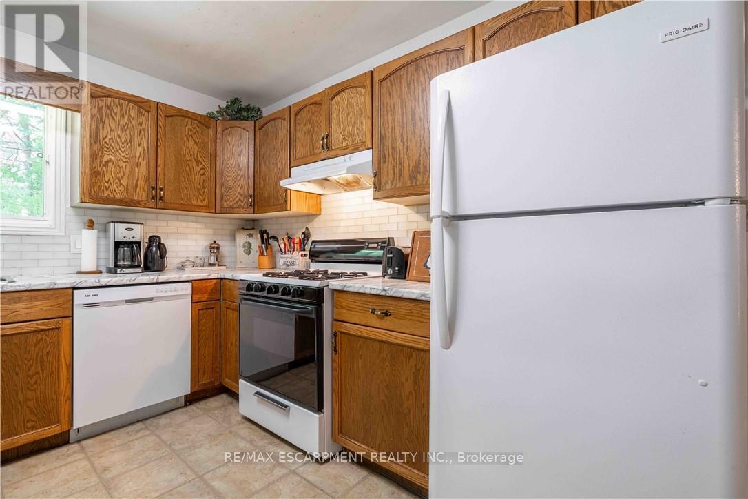 Photo 11 of 36 Silver Lake Drive, Norfolk ON