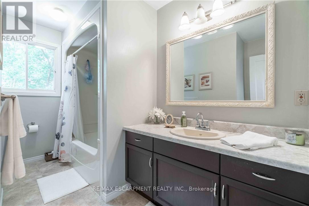 Photo 18 of 36 Silver Lake Drive, Norfolk ON