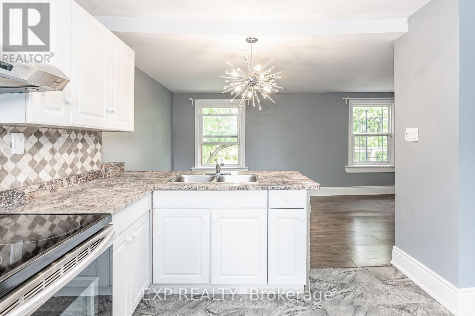 Photo 40 of 140 Gage Avenue N, Hamilton ON