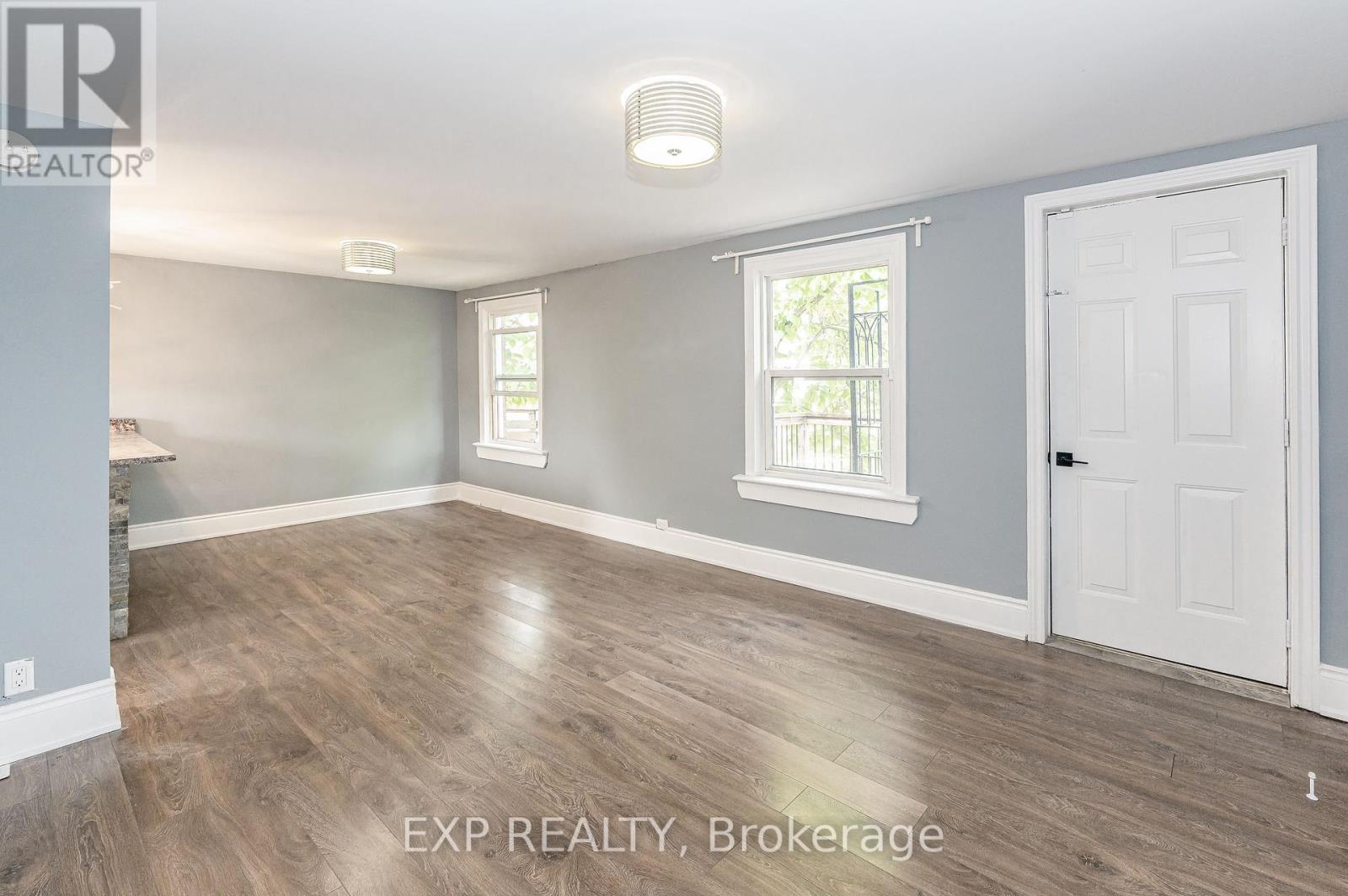 Photo 28 of 140 Gage Avenue N, Hamilton ON