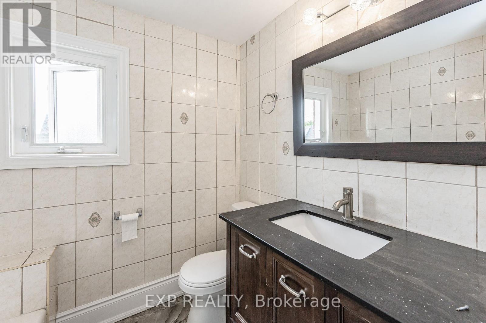 Photo 35 of 140 Gage Avenue N, Hamilton ON