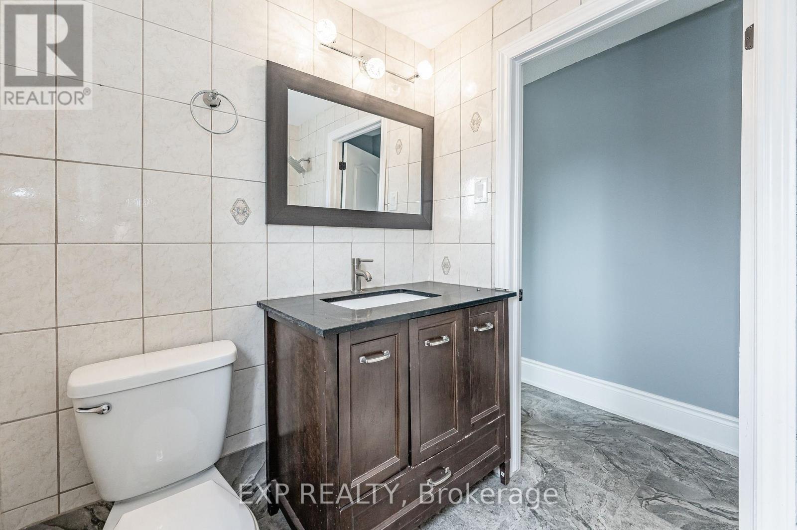 Photo 25 of 140 Gage Avenue N, Hamilton ON