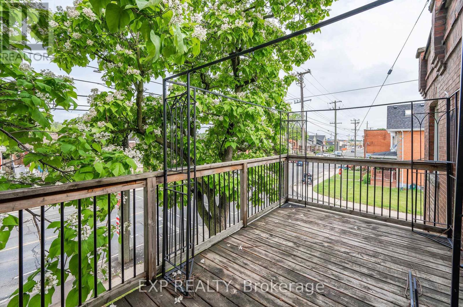 Photo 24 of 140 Gage Avenue N, Hamilton ON