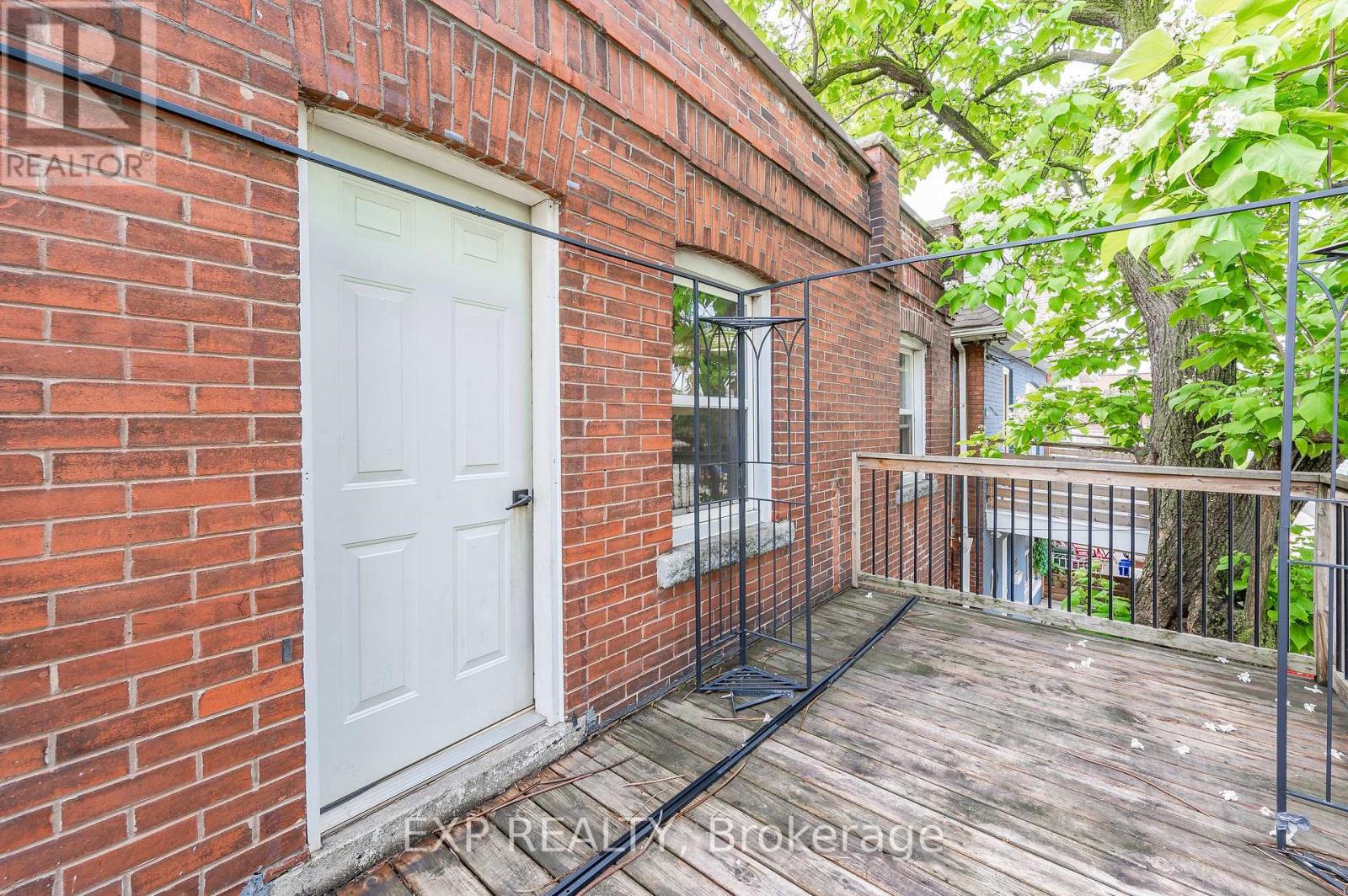 Photo 12 of 140 Gage Avenue N, Hamilton ON