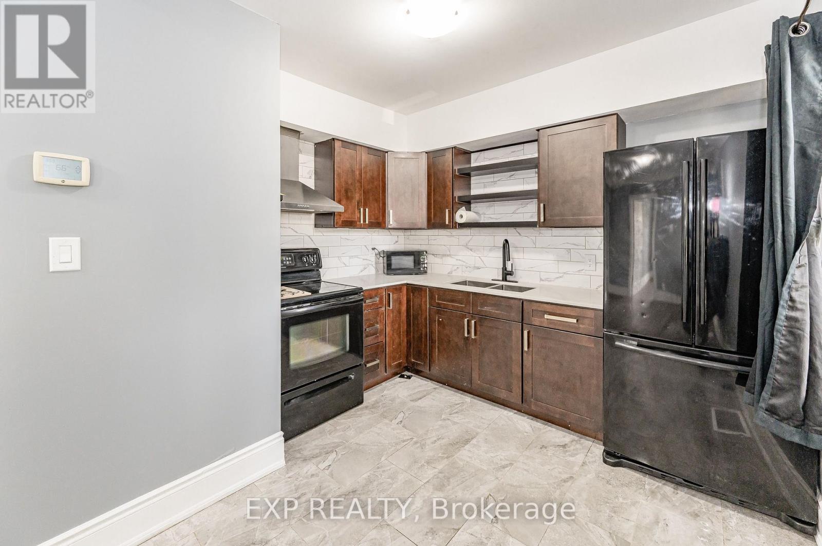 Photo 22 of 140 Gage Avenue N, Hamilton ON