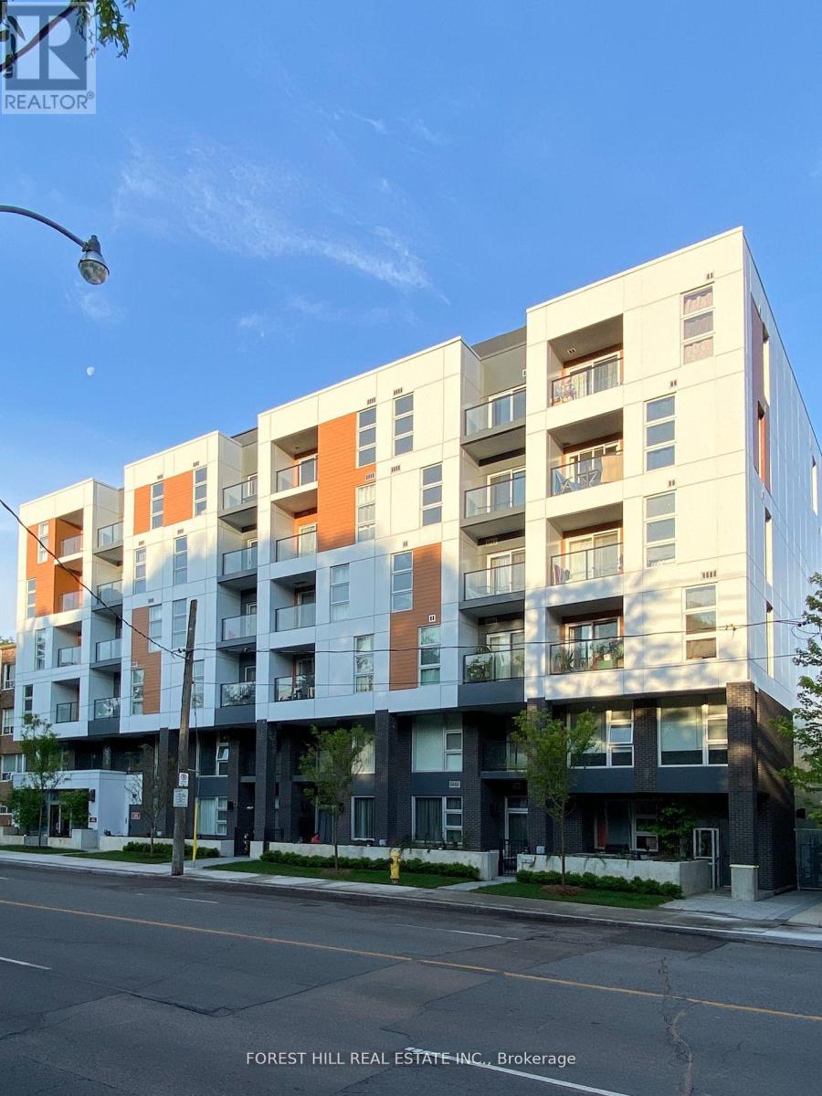 Photo 2 of 402 2000 Bathurst Street, Toronto ON