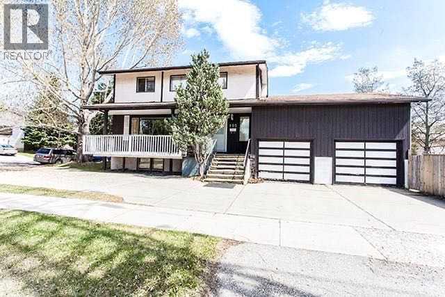 Photo 11 of 105 Valhalla Crescent Nw, Calgary AB