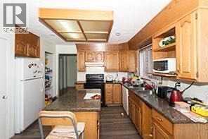 Photo 8 of 105 Valhalla Crescent Nw, Calgary AB