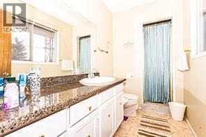 Photo 5 of 105 Valhalla Crescent Nw, Calgary AB