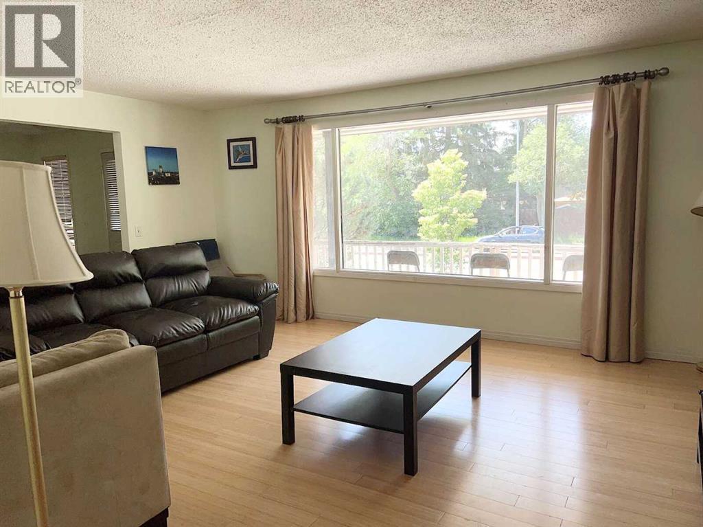 Photo 12 of 105 Valhalla Crescent Nw, Calgary AB