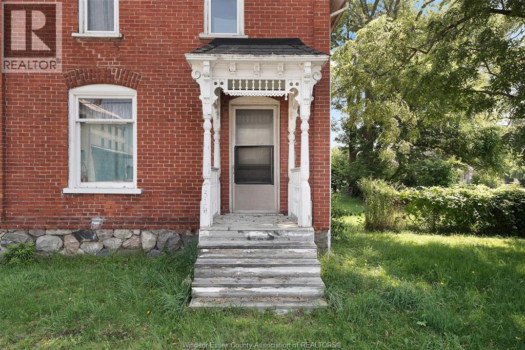 Photo 10 of 314 Queen Street, Harrow ON