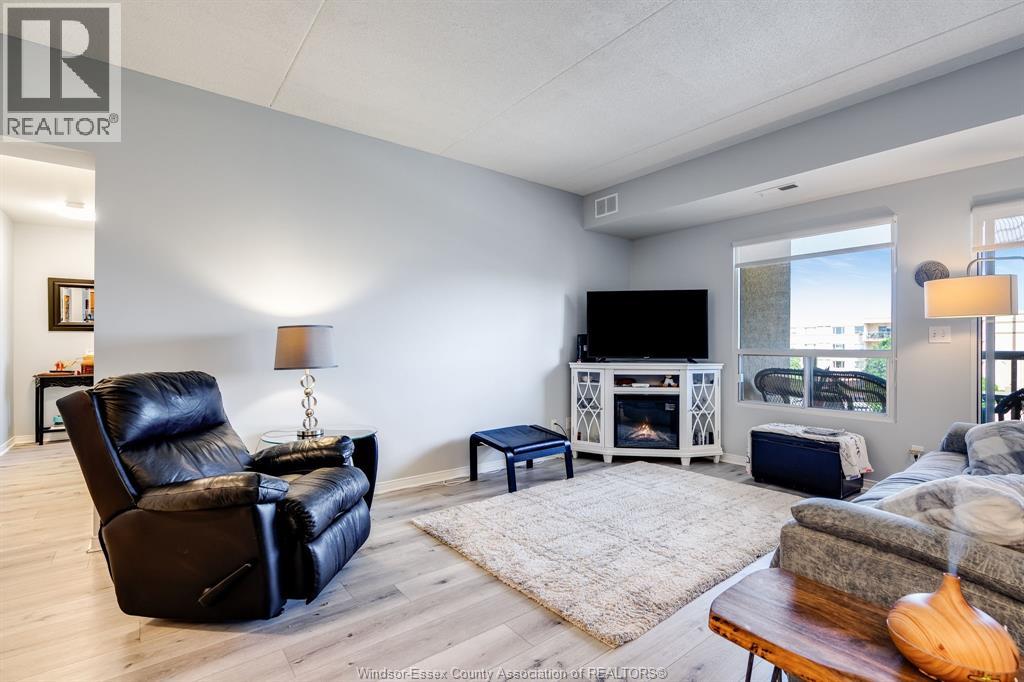 Photo 4 of 315 Village Grove Unit 305, Tecumseh ON
