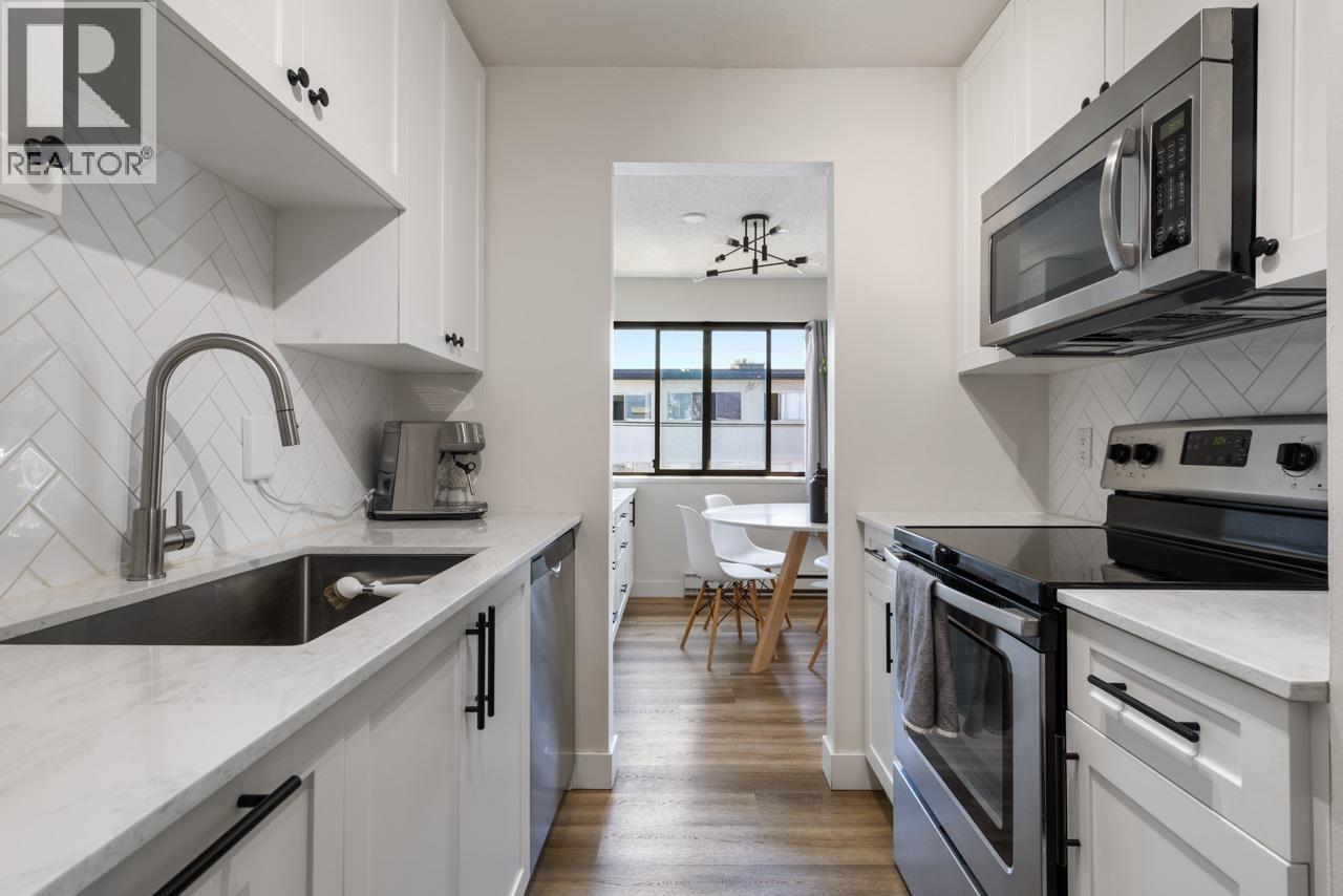 Photo 4 of 305 642 E 7th Avenue, Vancouver BC