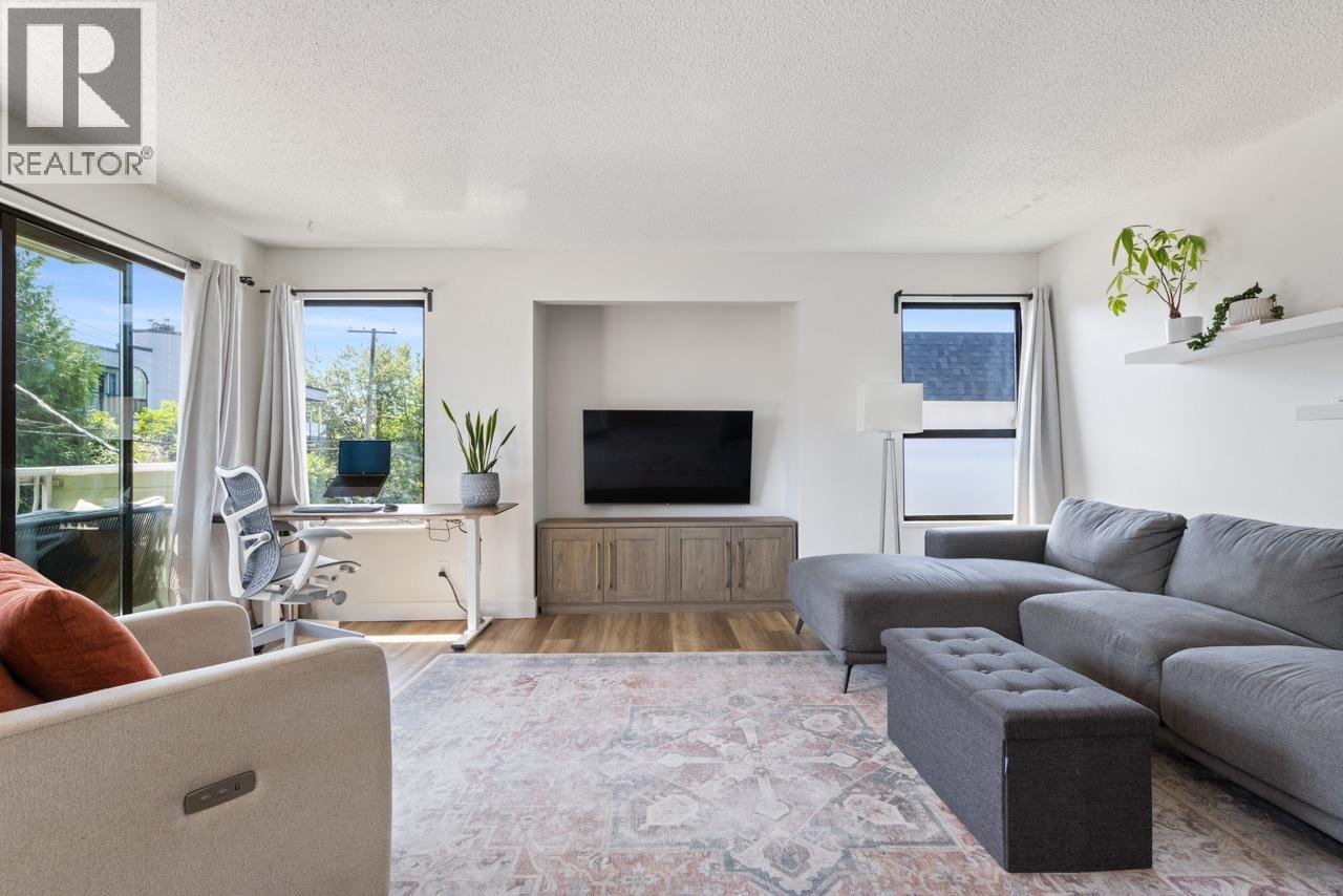 Photo 2 of 305 642 E 7th Avenue, Vancouver BC