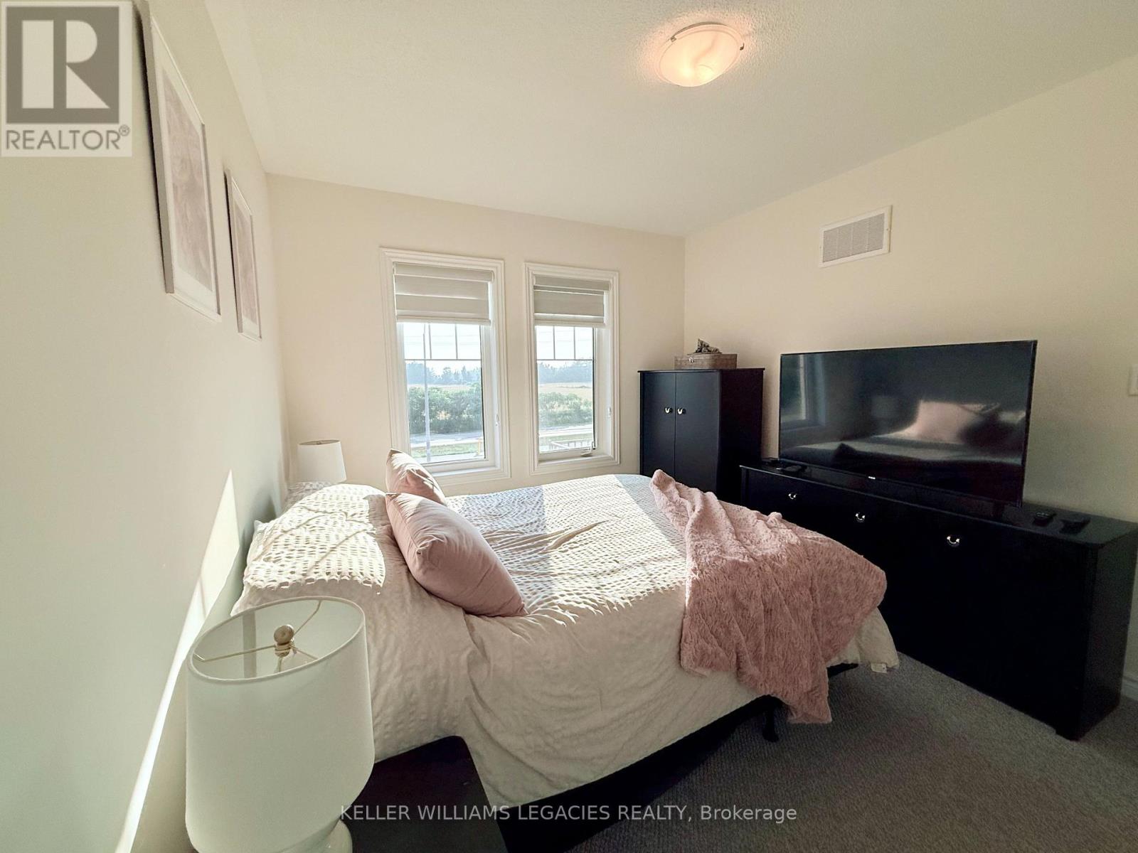 Photo 12 of 2229 Grainger Loop, Innisfil ON
