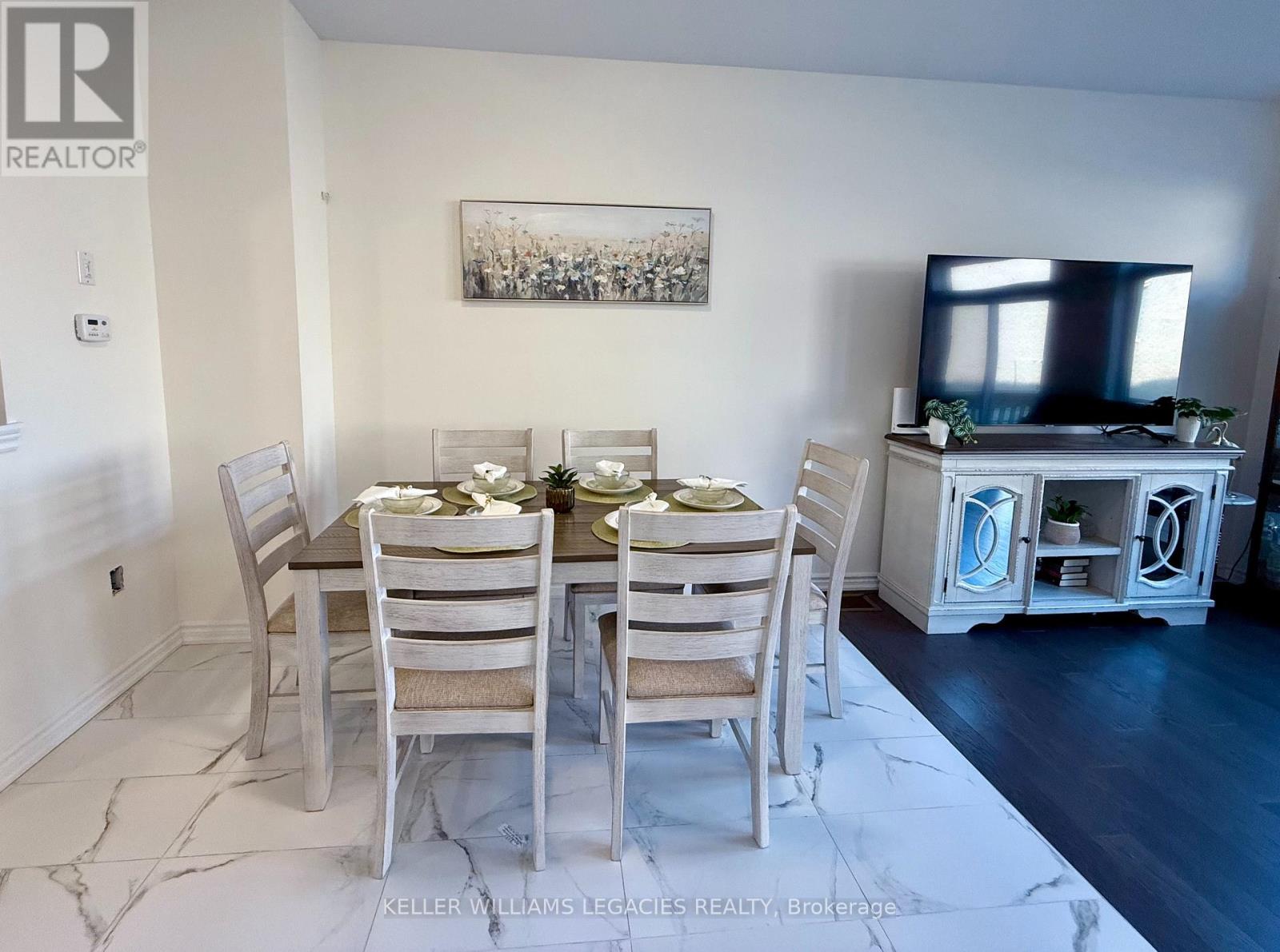 Photo 3 of 2229 Grainger Loop, Innisfil ON