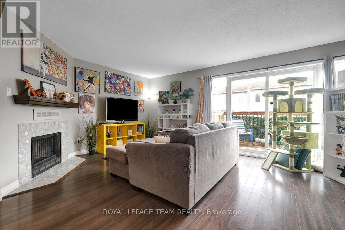 Photo 6 of 284 D Dalehurst Drive, Ottawa ON