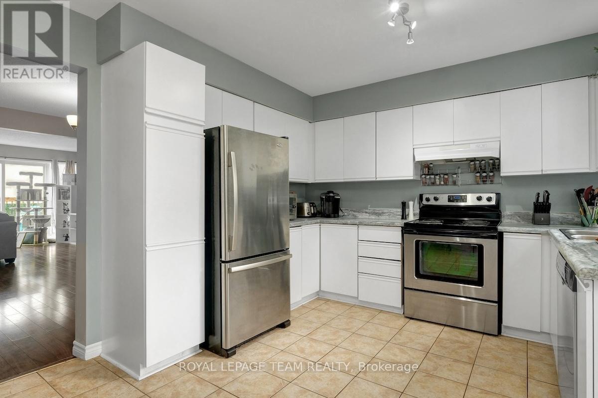 Photo 8 of 284 D Dalehurst Drive, Ottawa ON