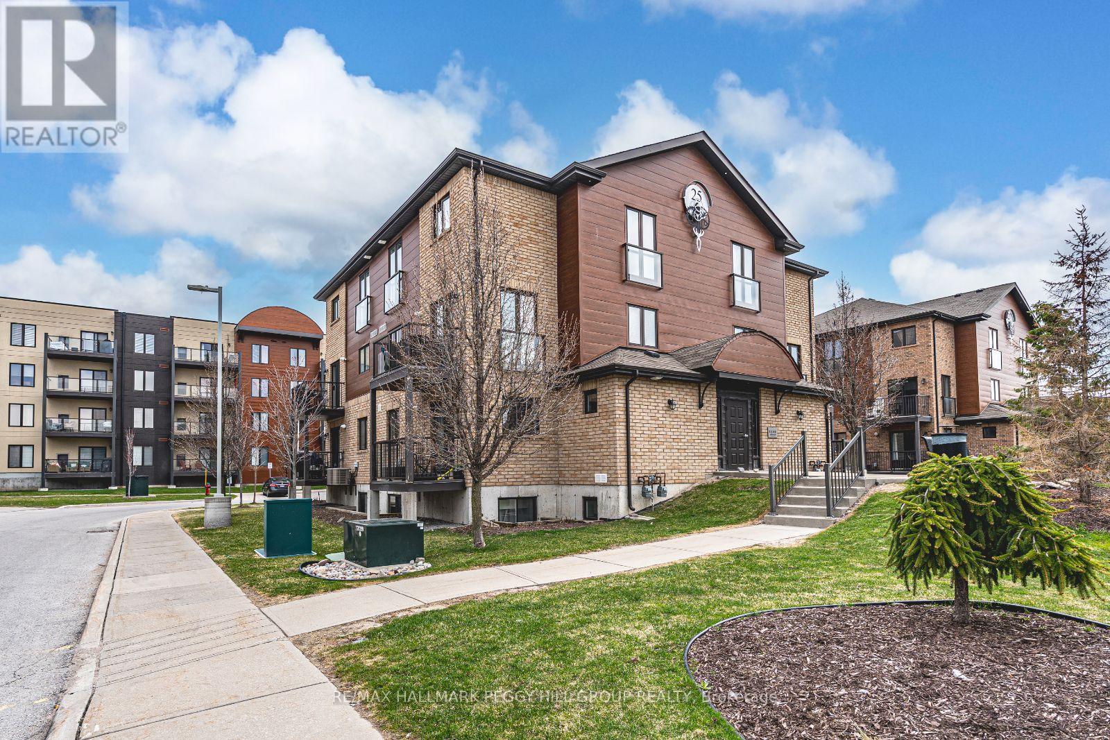 Photo 1 of 7 25 Madelaine Drive, Barrie ON
