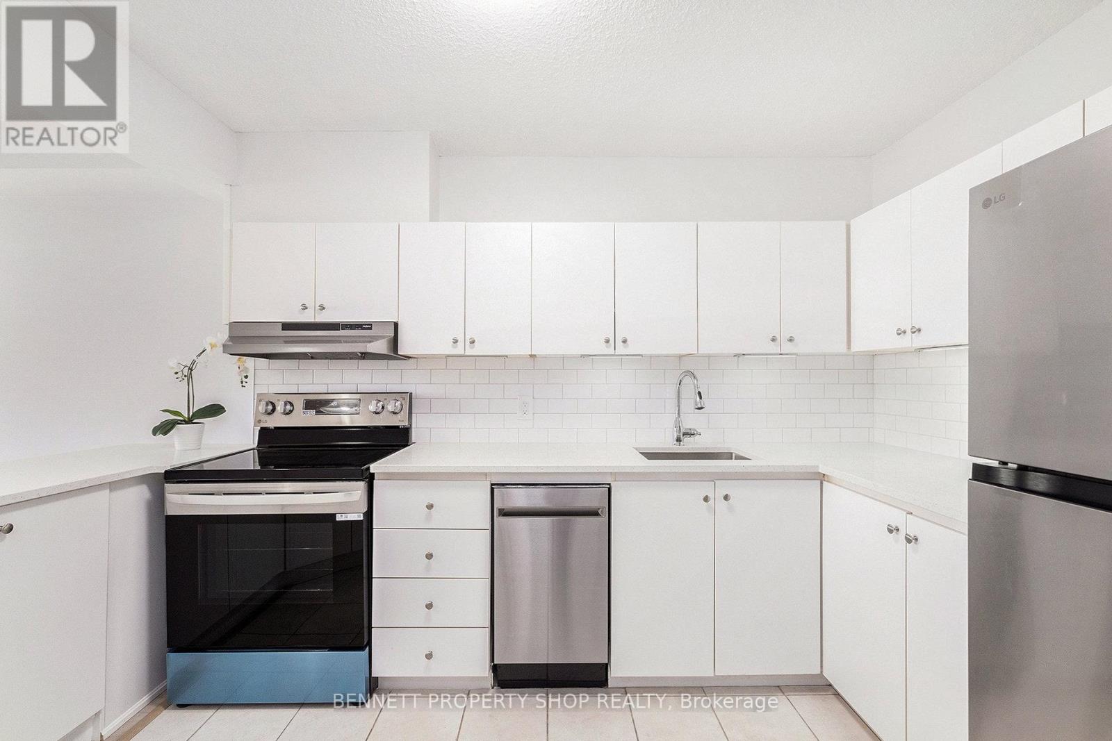 Photo 8 of 2209 900 Dynes Road, Ottawa ON