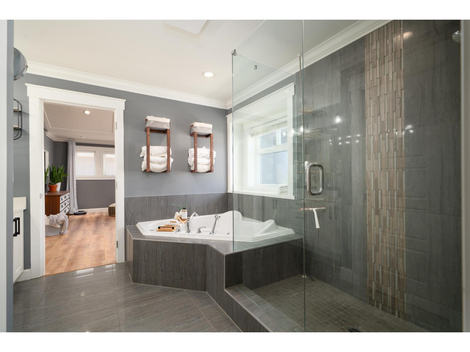 Photo 20 of 17343 1 Avenue, Surrey BC