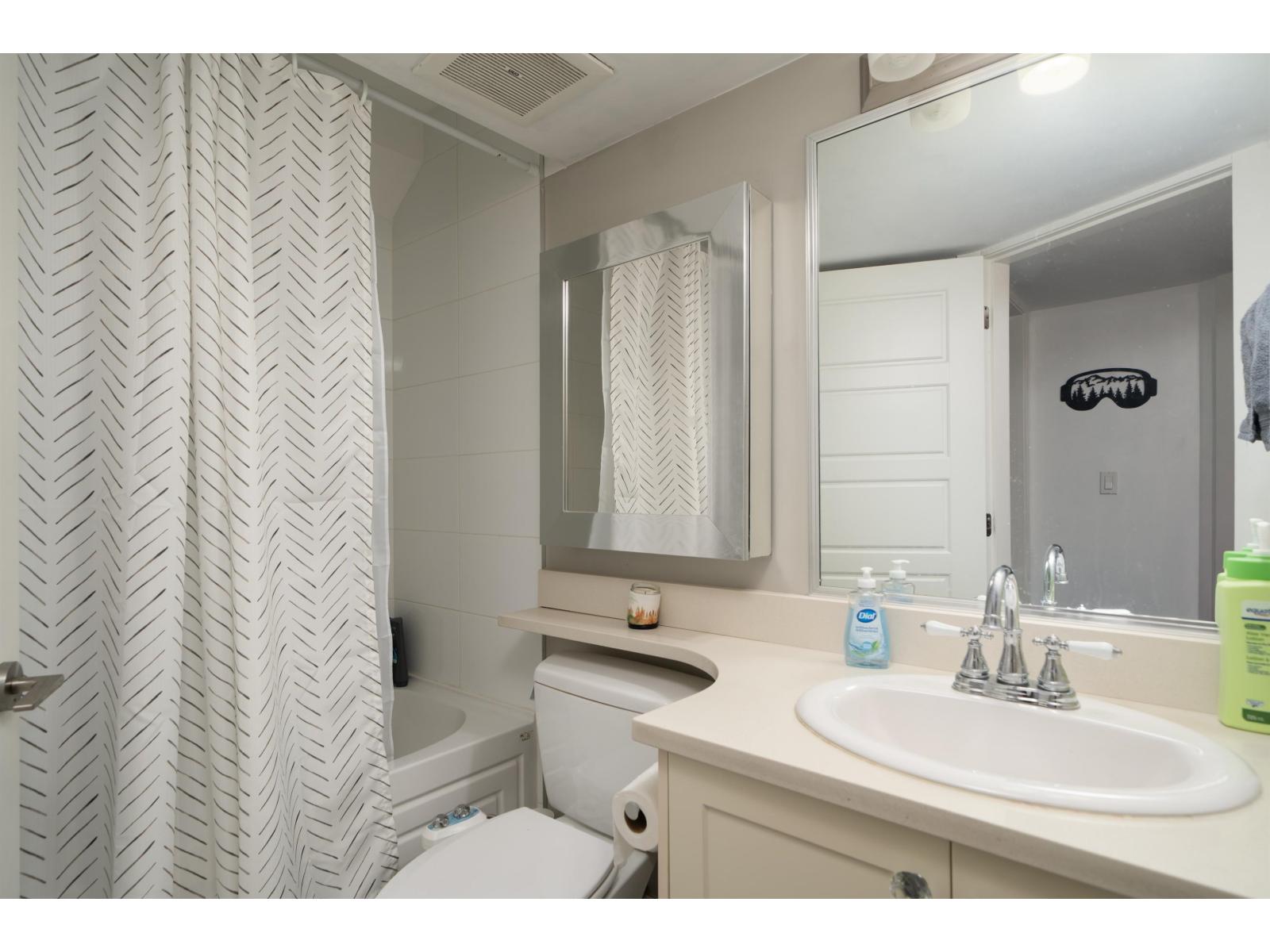 Photo 37 of 17343 1 Avenue, Surrey BC