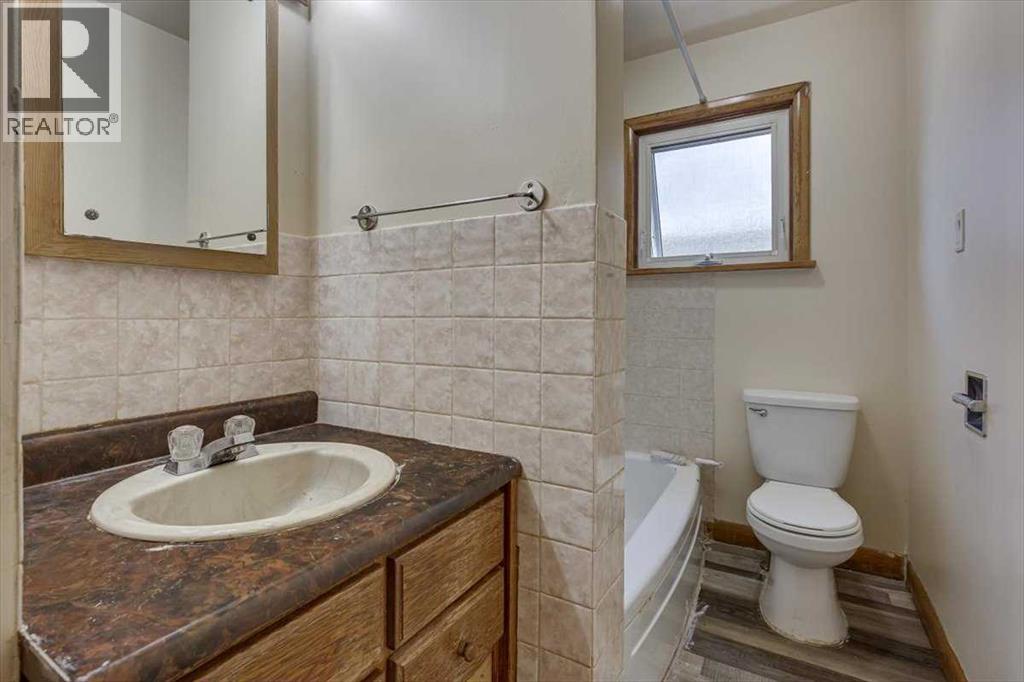 Photo 25 of 4018 47 Street, Red Deer AB