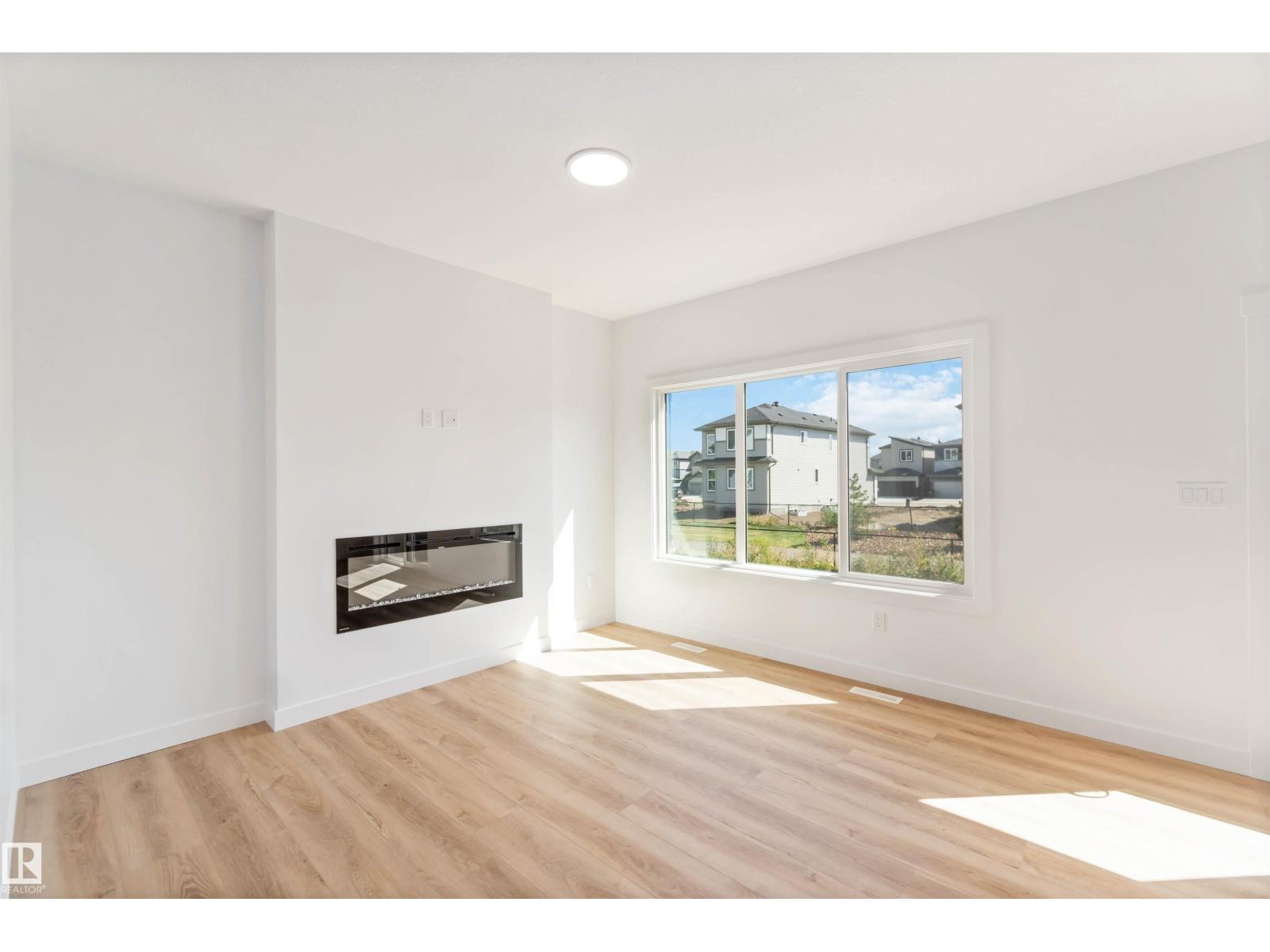 Photo 14 of 8731 182 Av Nw, Edmonton AB