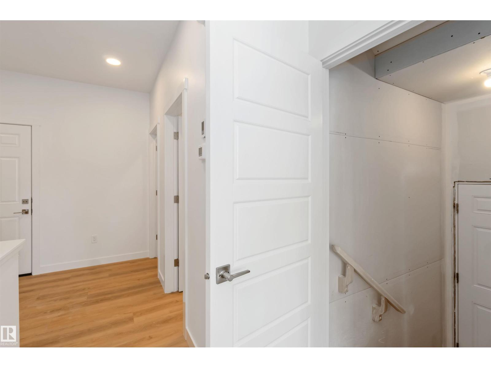 Photo 2 of 8731 182 Av Nw, Edmonton AB