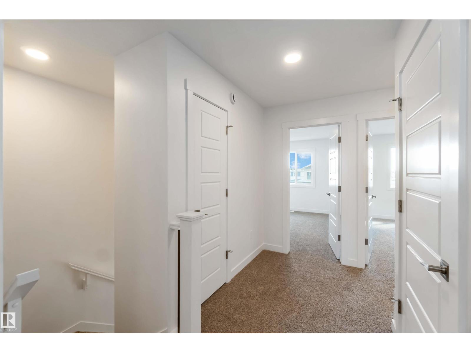 Photo 9 of 8731 182 Av Nw, Edmonton AB