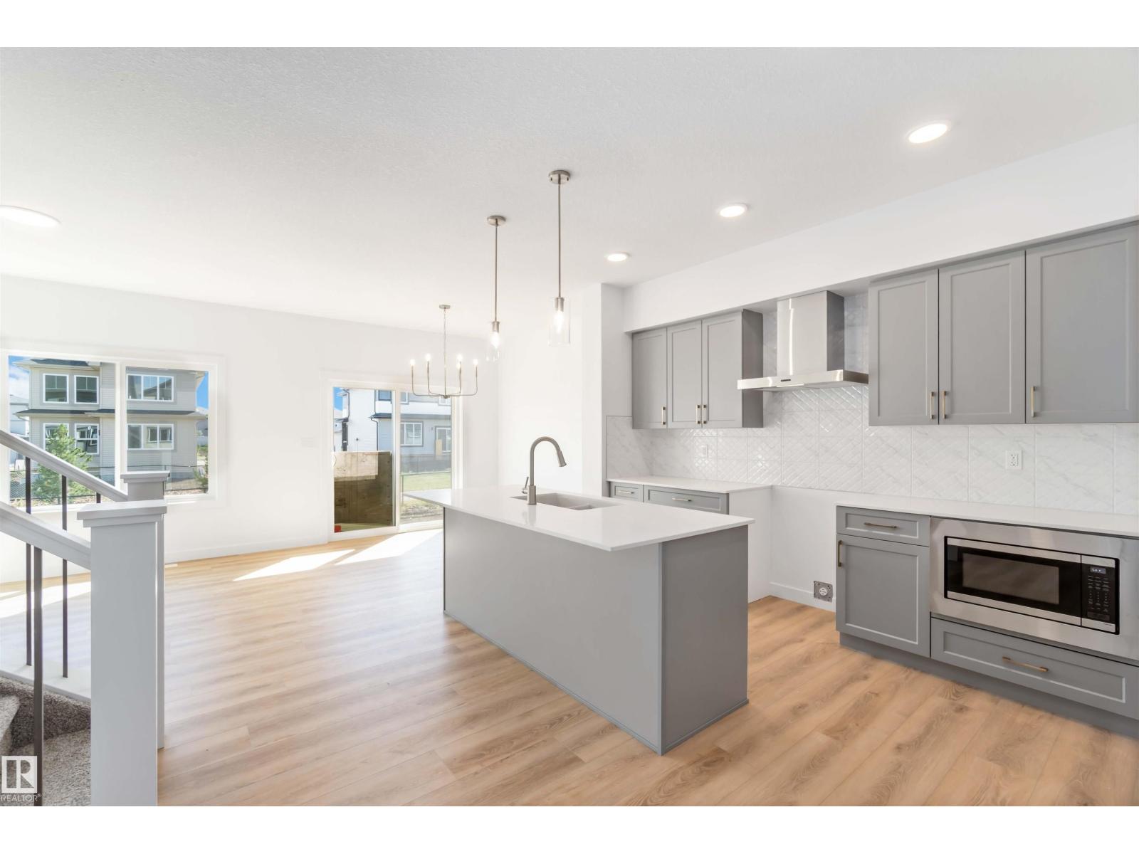 Photo 16 of 8731 182 Av Nw, Edmonton AB