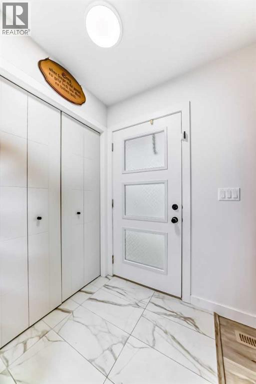 Photo 5 of 31 Evergreen Way, Red Deer AB