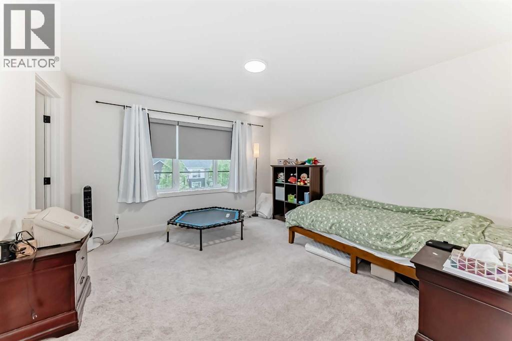 Photo 4 of 31 Evergreen Way, Red Deer AB