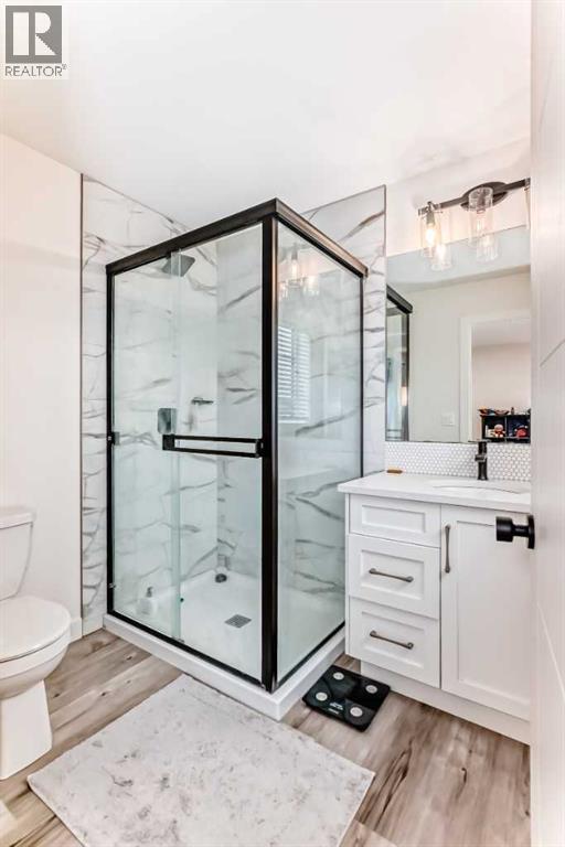 Photo 9 of 31 Evergreen Way, Red Deer AB