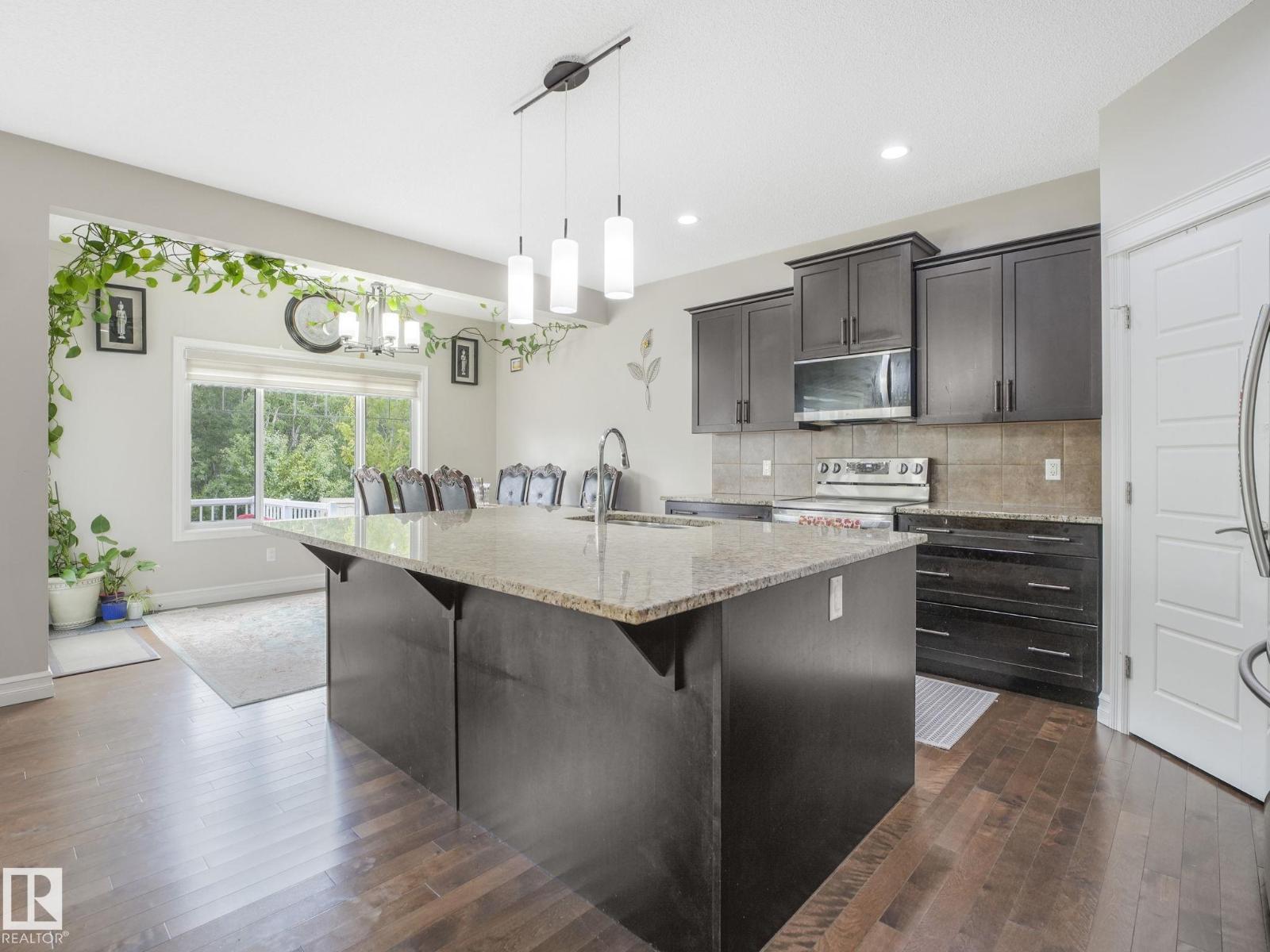 Photo 5 of 3683 8 St Nw, Edmonton AB