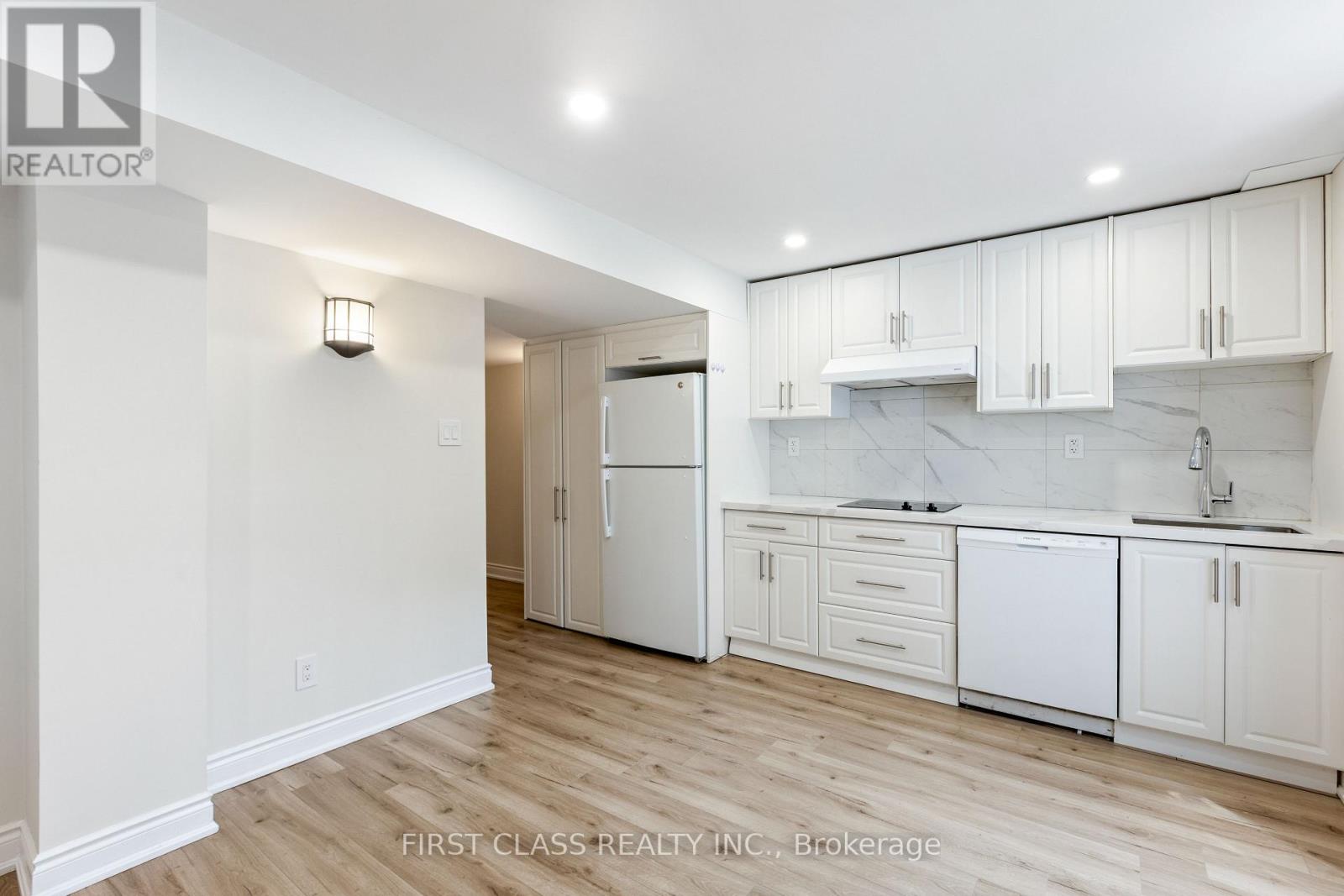 Photo 13 of 802 Yates Drive, Milton ON